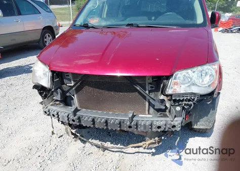 2015 Chrysler Town & Country Touring z USA, uszkodzony, nr VIN 2C4RC1BGXFR588115